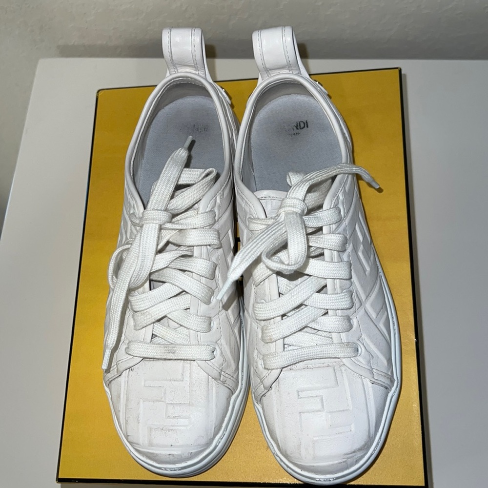 Fendi sneakers size 8